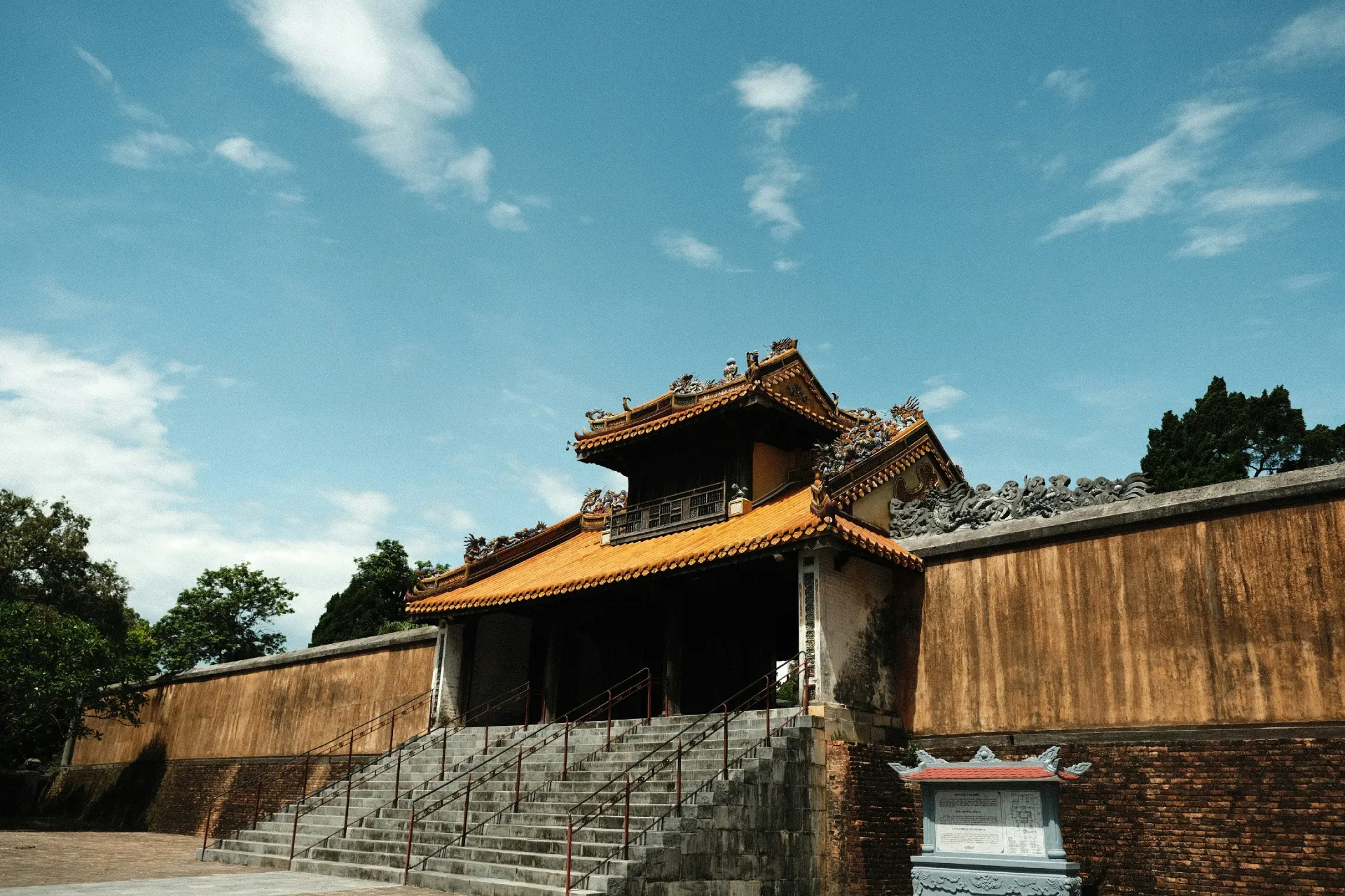 Transfer Package 4D3N Danang & Hue Route